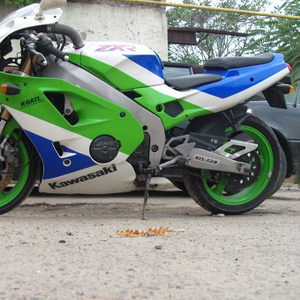 продам KAWASAKI ZXR-400 NINJA