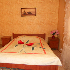 Однокомнатная уютная квартира “сталинка” 