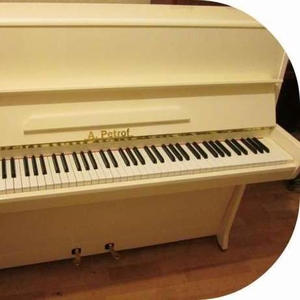 Фортепиано - окрашены в белый цвет. Купить пианино белого цвета.  Пиан