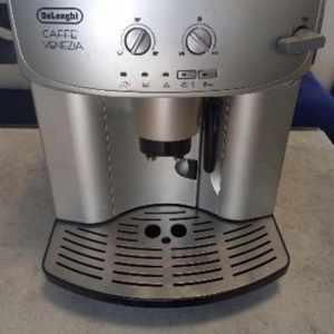 Продам кофемашину Delonghi б/у