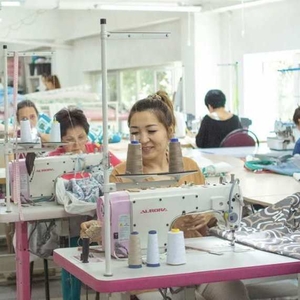 Потрібна швачка на постійну роботу.