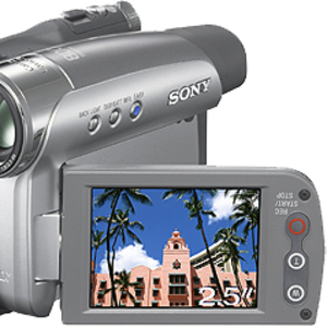Продам компактную видеокамеру Sony DCR-HC26E  