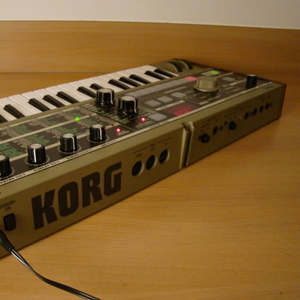 Продам Korg microkorg синтезатер с вокодером