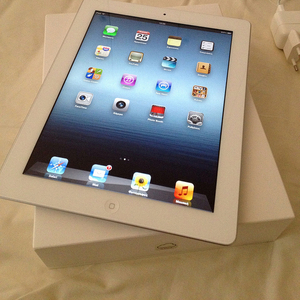 Apple iPad 3  64GB Wi-Fi + 4G at $ 550USD , Apple iPhone 4S 64GB ..$500