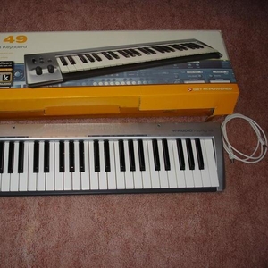 Продам миди-клавиатуру m-audio keyrig 49